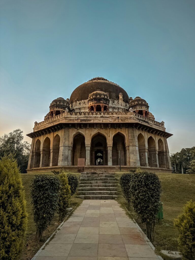 Lodhi Garden:Cremation Garden, Hotels, Price