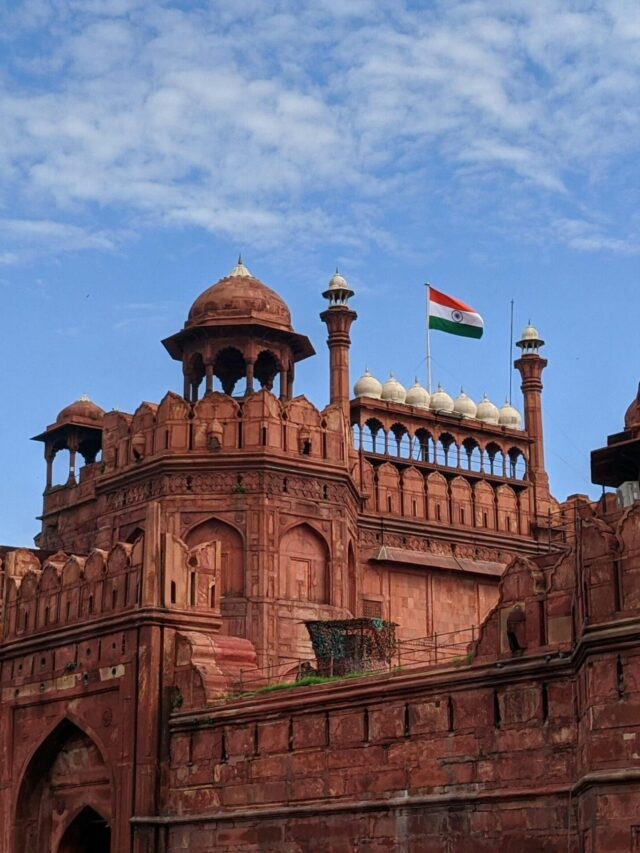 7 unknown facts of Red Fort, Original Colour and Name ?
